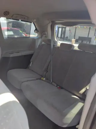 2017 Toyota Sienna LE 8-Passenger