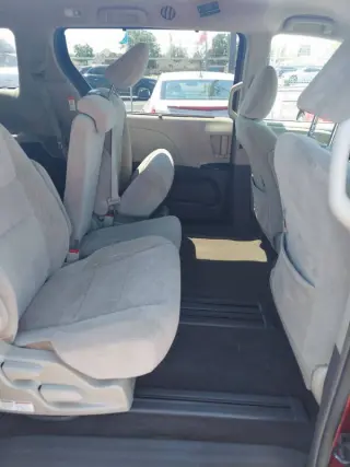 2017 Toyota Sienna LE 8-Passenger
