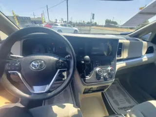 2017 Toyota Sienna LE 8-Passenger