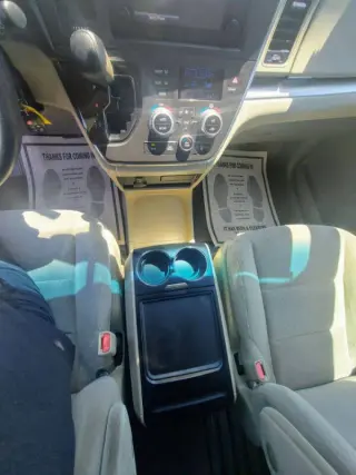 2017 Toyota Sienna LE 8-Passenger