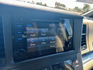 2017 Toyota Sienna LE 8-Passenger