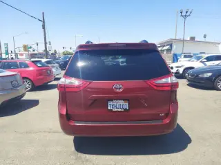 2017 Toyota Sienna LE 8-Passenger