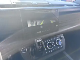 2022 Land Rover Defender V8