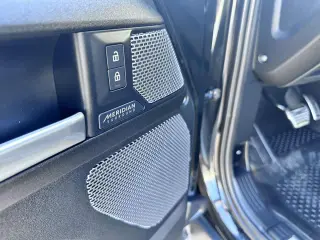 2022 Land Rover Defender V8