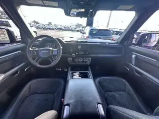 2022 Land Rover Defender V8