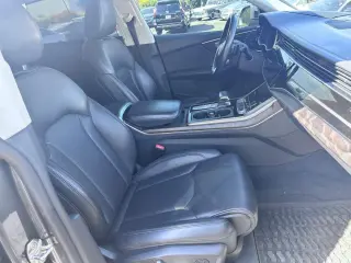 2019 Audi Q8 Premium Plus