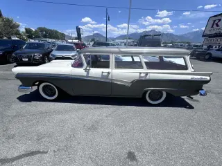 1957 Ford Country 