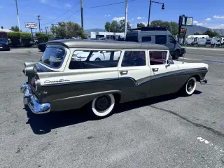 1957 Ford Country 