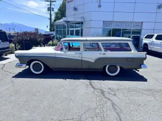1957 Ford Country 