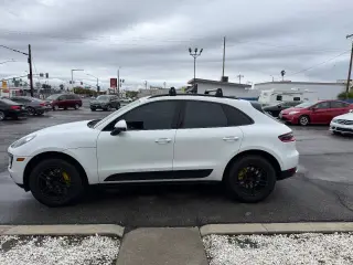 2017 Porsche Macan