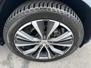2022 Volvo XC60 Momentum