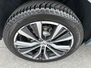 2022 Volvo XC60 Momentum