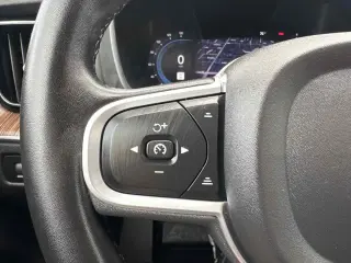 2022 Volvo XC60 Momentum