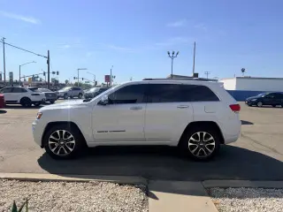 2018 Jeep Grand Cherokee
Overland