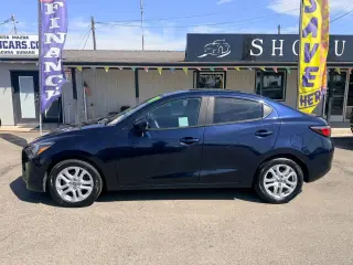 2017 Toyota Yaris iA
Base