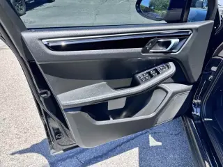 2021 Porsche Macan 