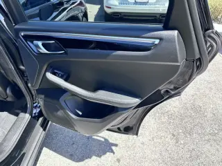 2021 Porsche Macan 