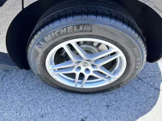 2021 Porsche Macan 