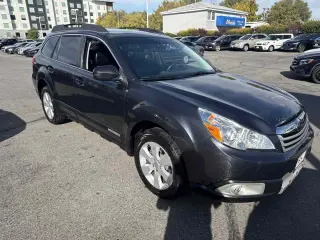 2011 Subaru Outback 2.5i Limited Pwr Moon