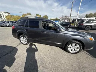 2011 Subaru Outback 2.5i Limited Pwr Moon