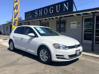 2017 Volkswagen Golf
TSI S