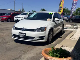 2017 Volkswagen Golf
TSI S