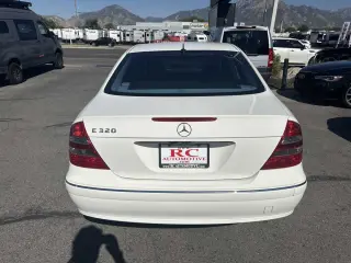2005 Mercedes-Benz E320 Sedan