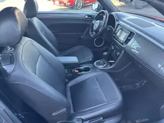 2013 Volkswagen Beetle Convertible 2.5L w/Tech