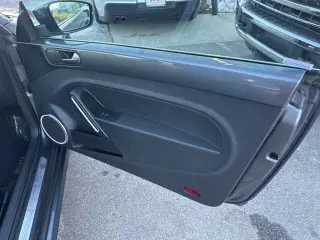 2013 Volkswagen Beetle Convertible 2.5L w/Tech