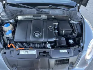 2013 Volkswagen Beetle Convertible 2.5L w/Tech