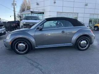 2013 Volkswagen Beetle Convertible 2.5L w/Tech