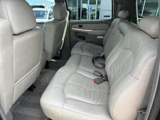 2002 Chevrolet Suburban LT