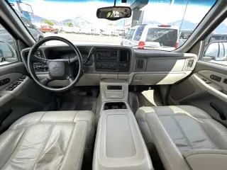 2002 Chevrolet Suburban LT