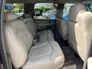 2002 Chevrolet Suburban LT