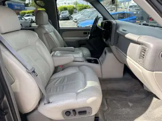 2002 Chevrolet Suburban LT