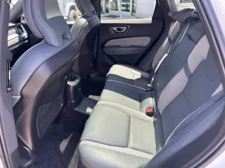 2022 Volvo XC60 Recharge Plug-In Hybrid R-Design