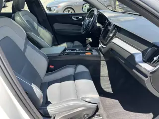 2022 Volvo XC60 Recharge Plug-In Hybrid R-Design