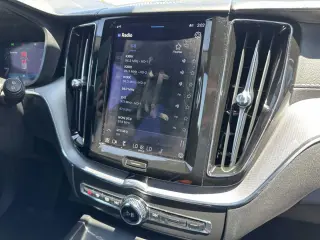 2022 Volvo XC60 Recharge Plug-In Hybrid R-Design
