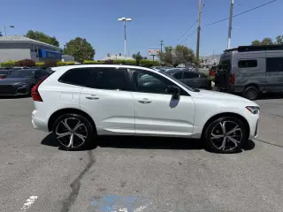 2022 Volvo XC60 Recharge Plug-In Hybrid R-Design