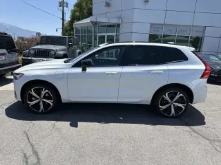 2022 Volvo XC60 Recharge Plug-In Hybrid R-Design