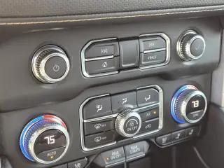 GMC Yukon 2021 4x4 SLT 4dr SUV