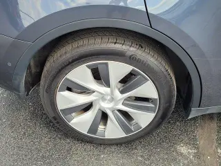 Tesla Model Y 2022 AWD Long Range 4dr Crossover