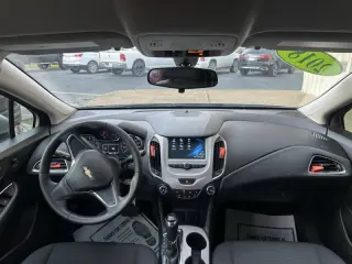 2018 Chevrolet Cruze LS Auto