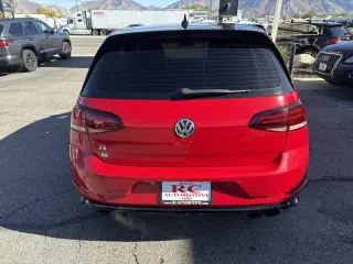 2019 Volkswagen Golf R 