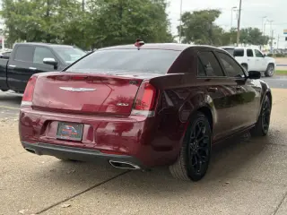 2019 Chrysler 300 Touring