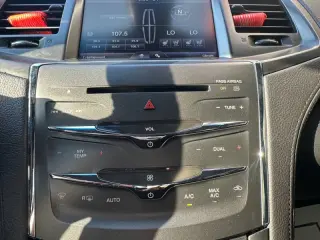 2014 Lincoln MKS