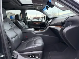 2018 Cadillac Escalade ESV Premium Luxury