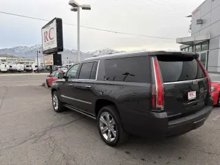 2018 Cadillac Escalade ESV Premium Luxury