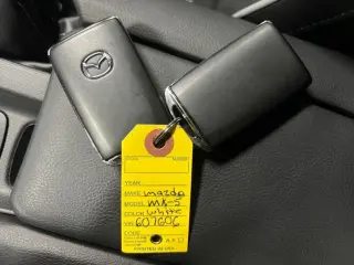 Mazda MX-5 Miata RF 2024 Club 2dr Convertible