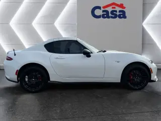 Mazda MX-5 Miata RF 2024 Club 2dr Convertible
